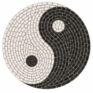 Yin Yang mozaik tablo, siyah ve beyaz taşlarla dairesel Yin Yang sembolü, el yapımı doğal taş